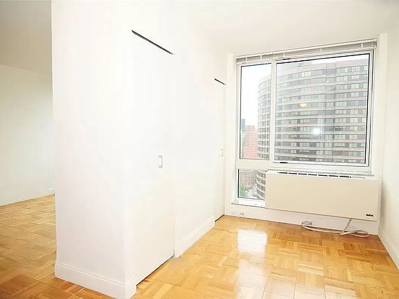 4th image of 217 E 96th St APT 24J