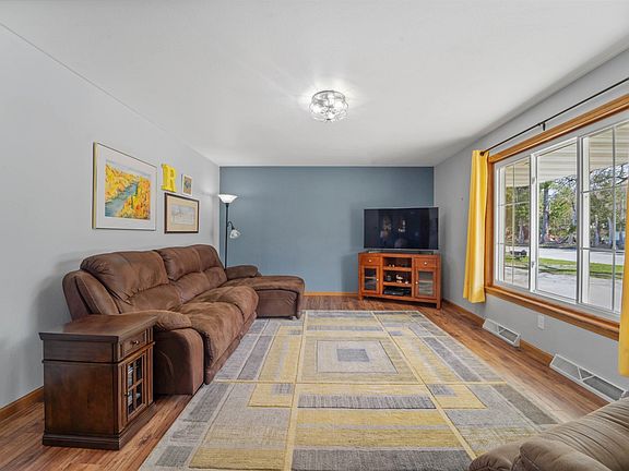 4th image of 407 N Olk St
