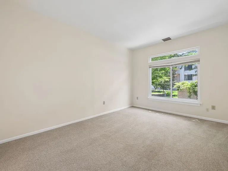 2332 Dana Ave — Photo 12