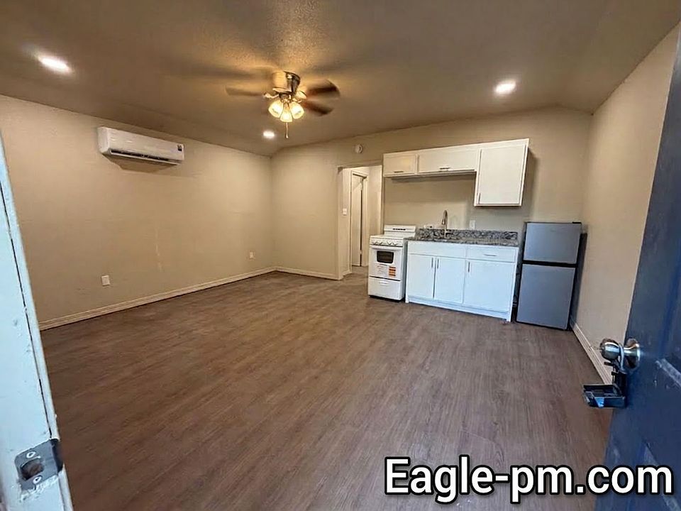 2nd image of 712 Coyne St #B