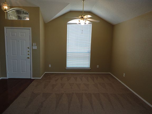 2nd image of 1123 Edenbrook Dr