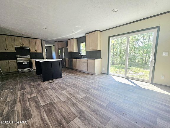 4th image of 109 Mockingbird Lane