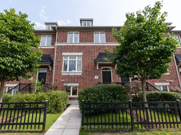 16 Streathern Way, Clarington, ON L1C 0S4