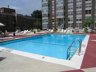 2nd image of 525 W Hawthorne Pl APT 1601