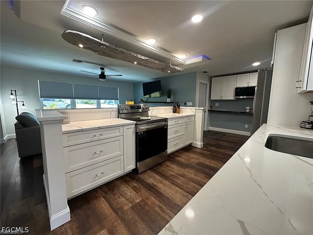 2 bed, 2.0 bath, 1073 sqft, $1,800 — Photo 4