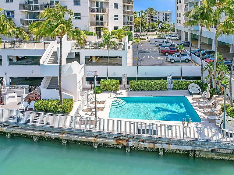 5880 Collins Ave #302 — Photo 22