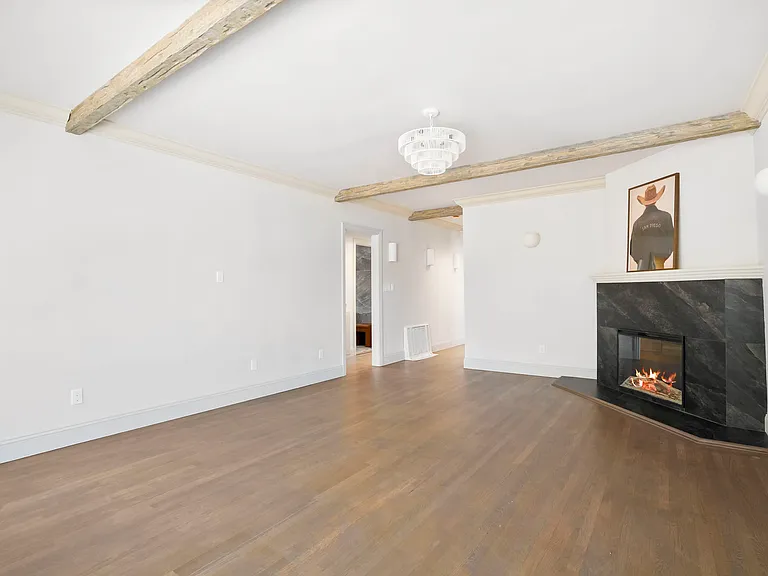 4766 Terrace Dr — Photo 3