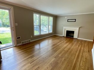 7147 Cherokee Dr, Prairie Village, KS 66208