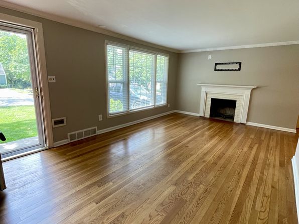 7147 Cherokee Dr