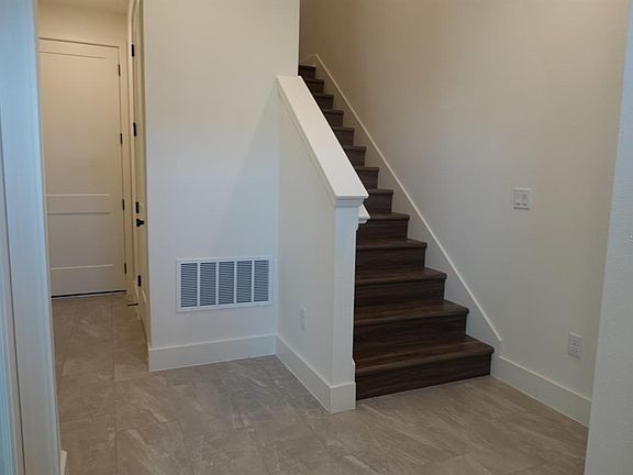 4th image of 15250 Groveside Rd