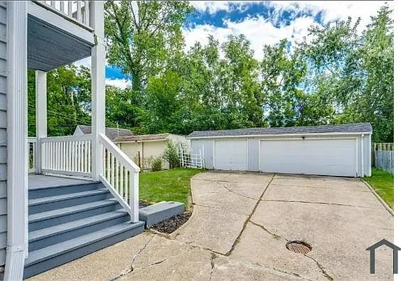14300 Darwin Ave — Photo 10