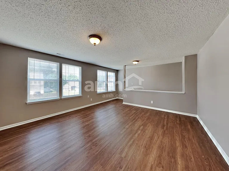 1355 Round Lake Rd — Photo 10