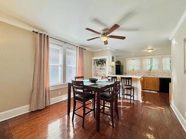 224 E Danville St — Photo 5