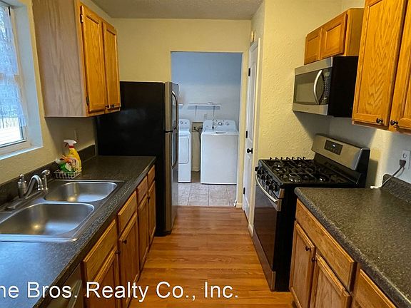 4th image of 706 N Henry St