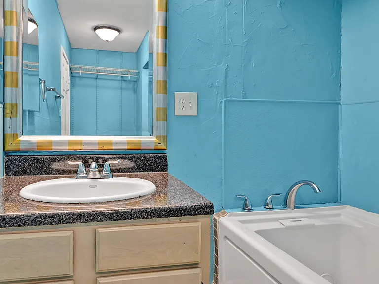 9209 FM 1570 N — Photo 28