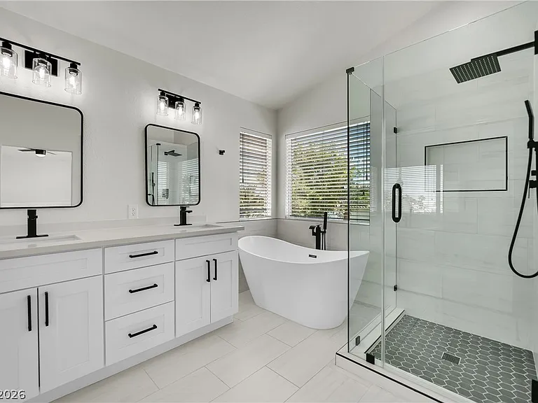2560 Sundew Ave — Photo 14