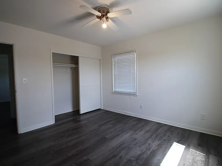 5860-5864 Mildred St — Photo 13