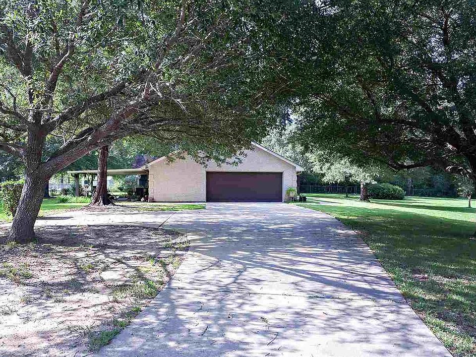 1st image of Oakwood Dr