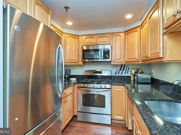 3rd image of 4808 Moorland Ln APT 808