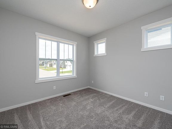 4th image of 12839 Jamestown St NE