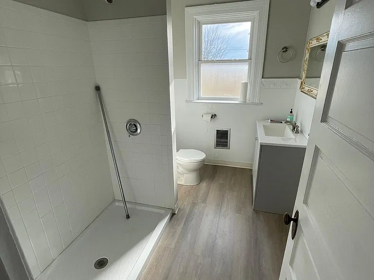25 N Sprague Ave #B — Photo 9