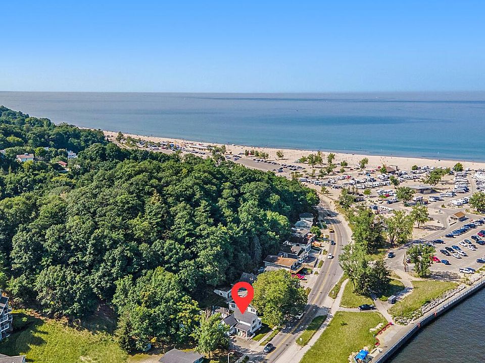 1st image of 834 S Harbor Dr