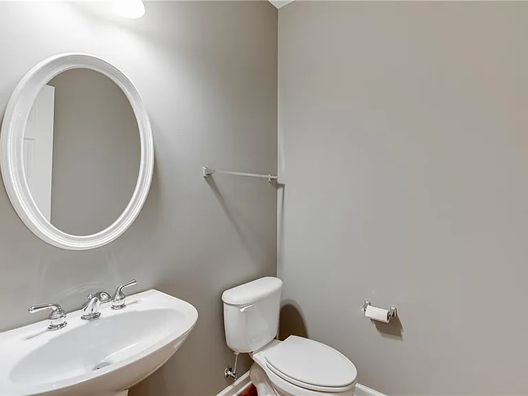 2801 Loftview Sq — Photo 20