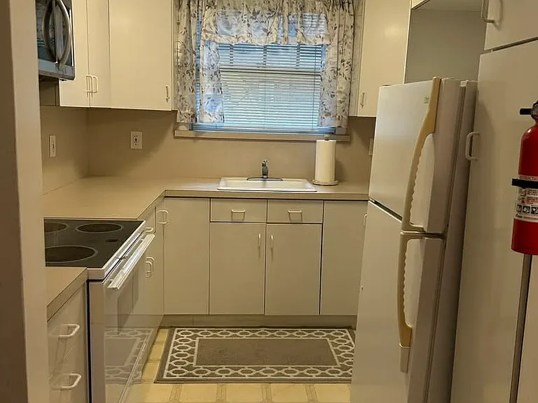 816 Kingsland Ln #2 — Photo 6