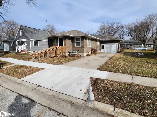 306 2nd St SW, Buffalo Center, IA 50424