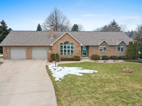 3113 Claymore Ln, New Franken, WI 54229