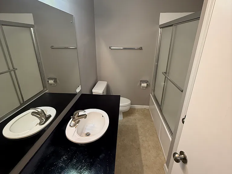 688 Burlington Rd #688 — Photo 8