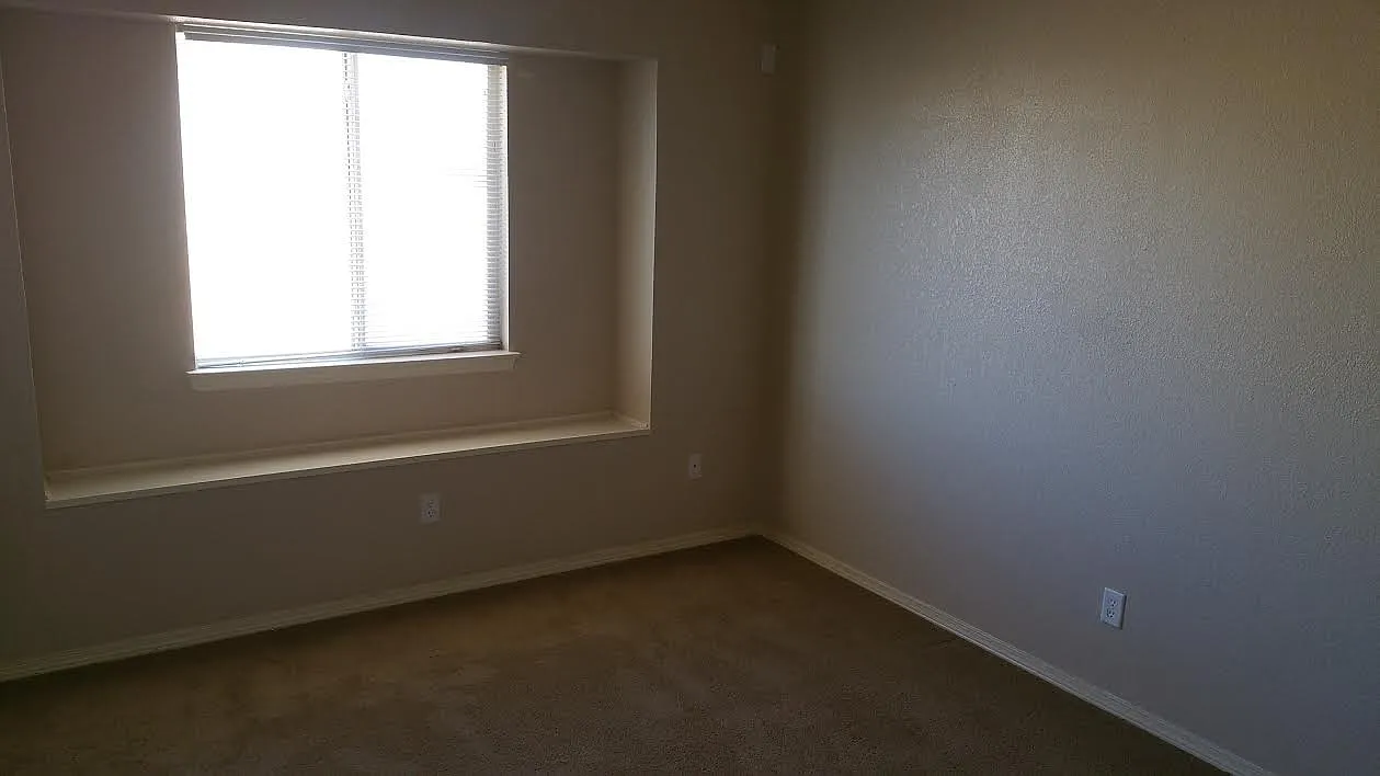 East side rental — Photo 4