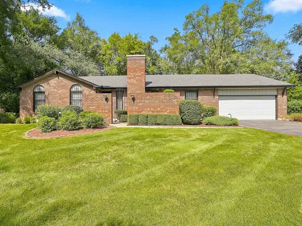 806 Roberts Rd, Tower Lakes, IL 60010