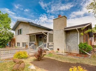 3 S Berwick Close NW, Calgary, AB T3K1C3
