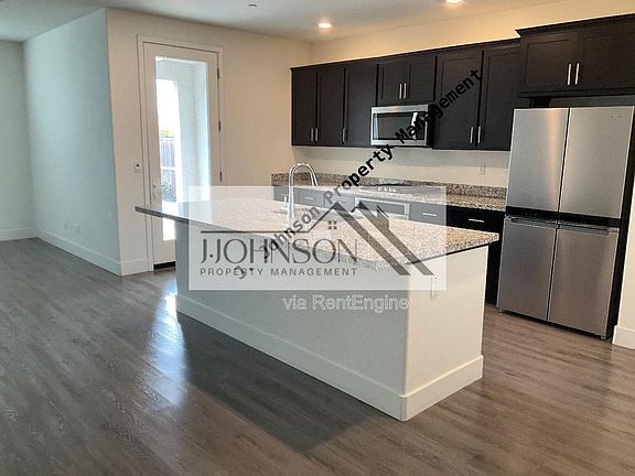 3rd image of 994 Osprey Dr