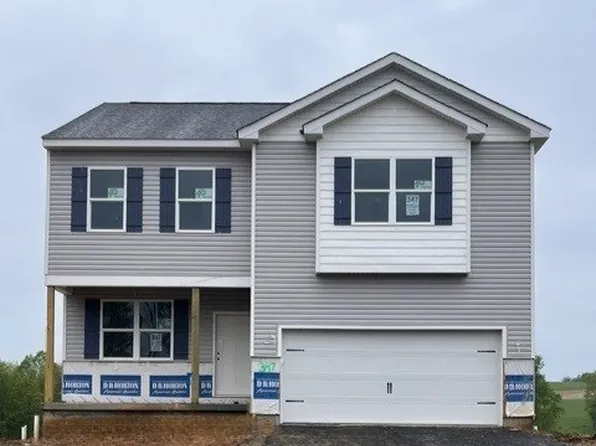 379 Leslie Farms Dr, Connoquenessing Boro, PA 16033