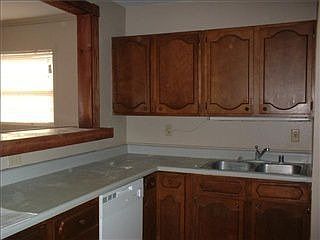 4th image of 5034 Gifford Ave