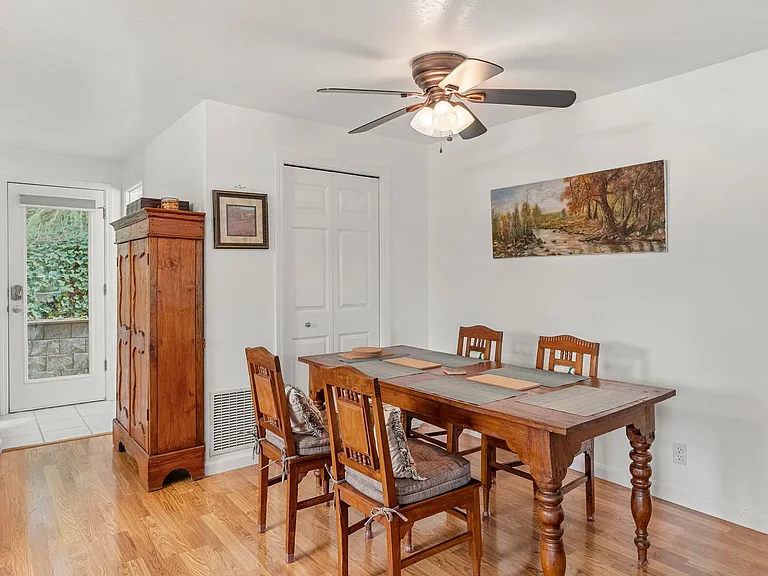 3810 Colony Oaks Dr — Photo 12