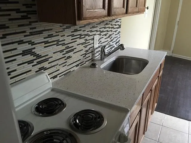 Franklin Court — Photo 30