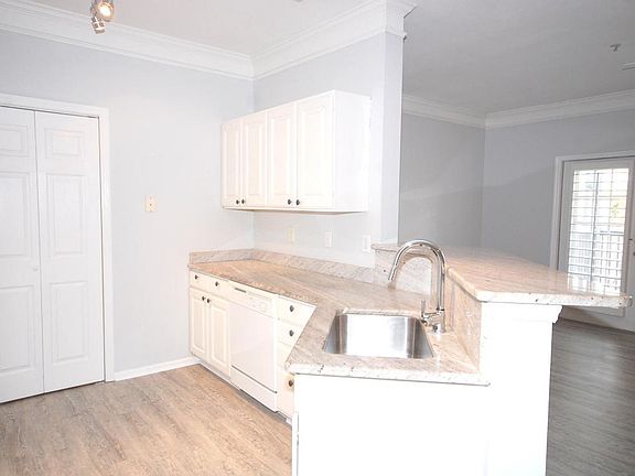5th image of 1487 Cambridge Lakes Dr #1487