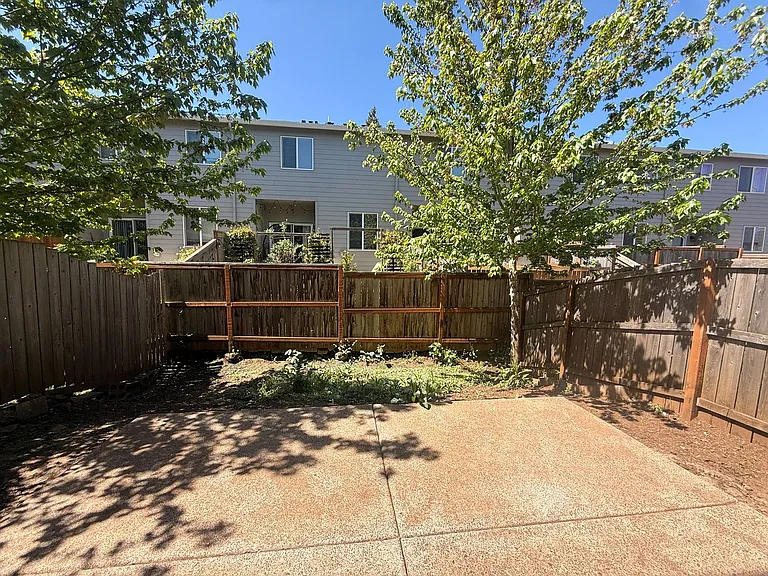 5711-5713 Honey Bee St S — Photo 32