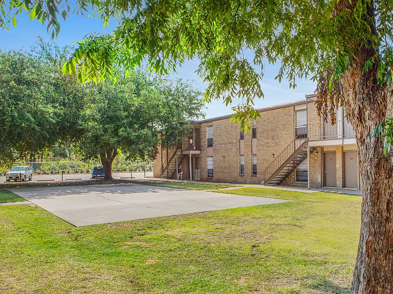 Bear Creek Apartments — Photo 22