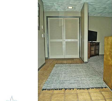3rd image of 13715 Summer Ln