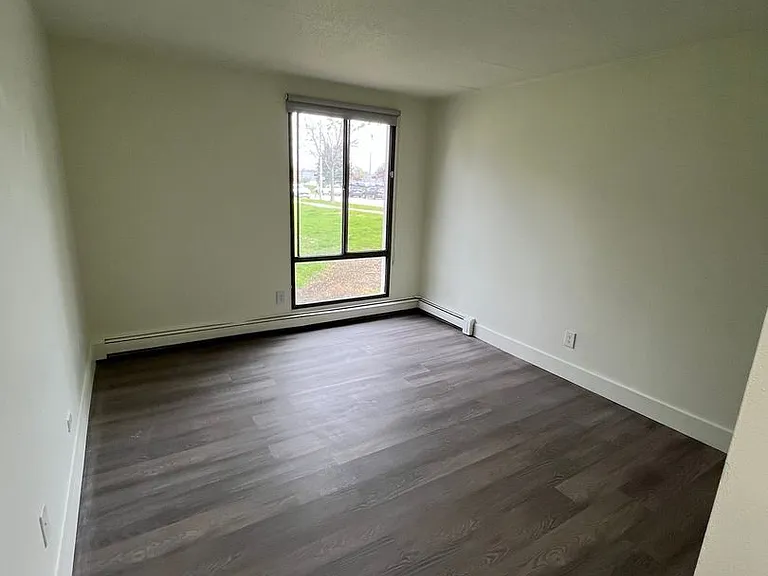 Sycamore Place Apartments — Photo 58
