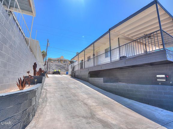 5th image of 9449 Bluff Dr