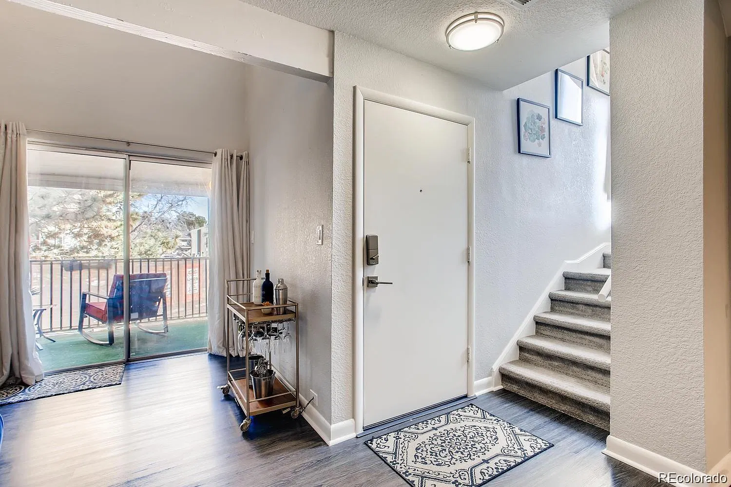 1 bed, 1005 sqft, $1,685 — Photo 3