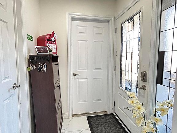 3rd image of 7580 Wildfern Dr