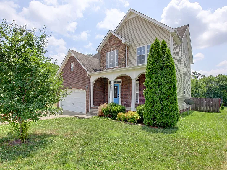 716 Cavalier Dr — Photo 37