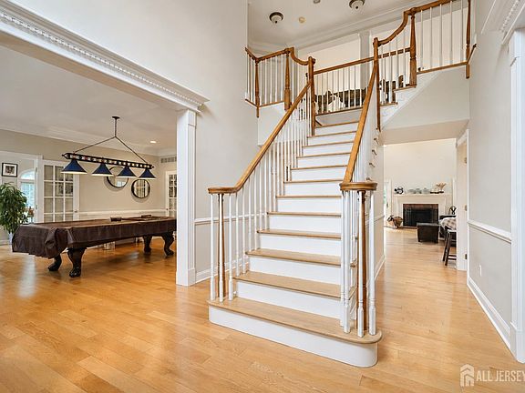5th image of 17 Spring Lake Dr