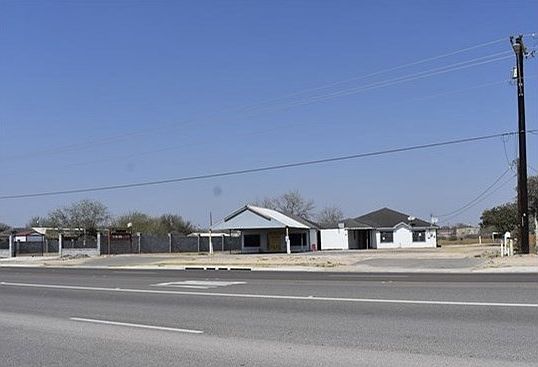 4th image of 1851 Mile 3 Rd